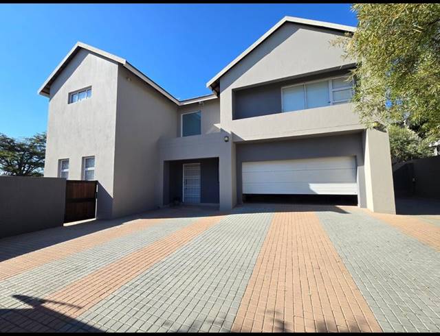 4 BEDROOM PROPERTY TO RENT IN WATERKLOOF HEIGHTS